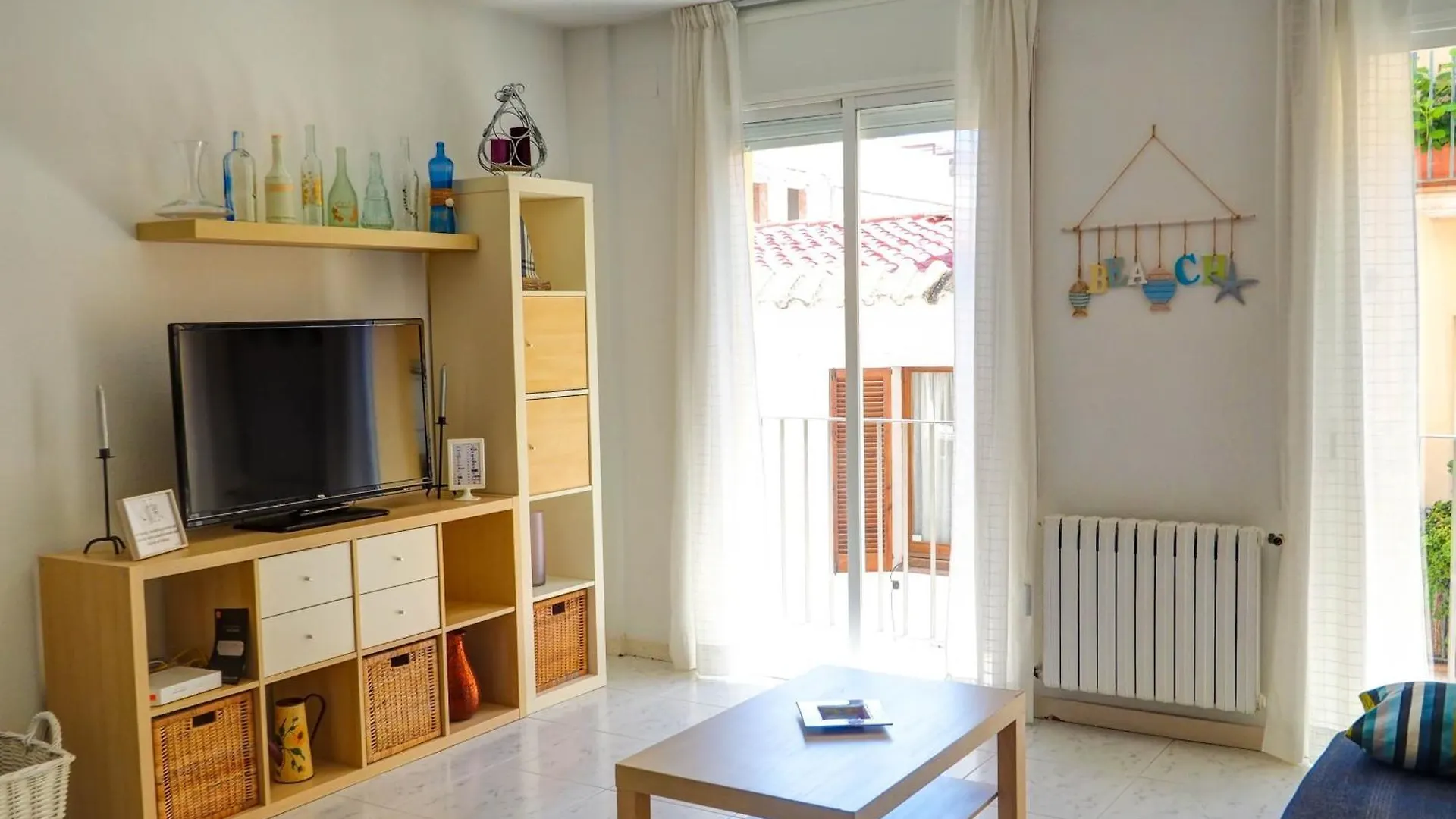 Lucy Apartment By Hello Homes Sitges 0*,  Spagna